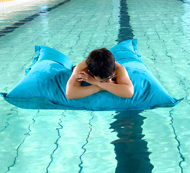 Floating XXL Cushion Bean Bag